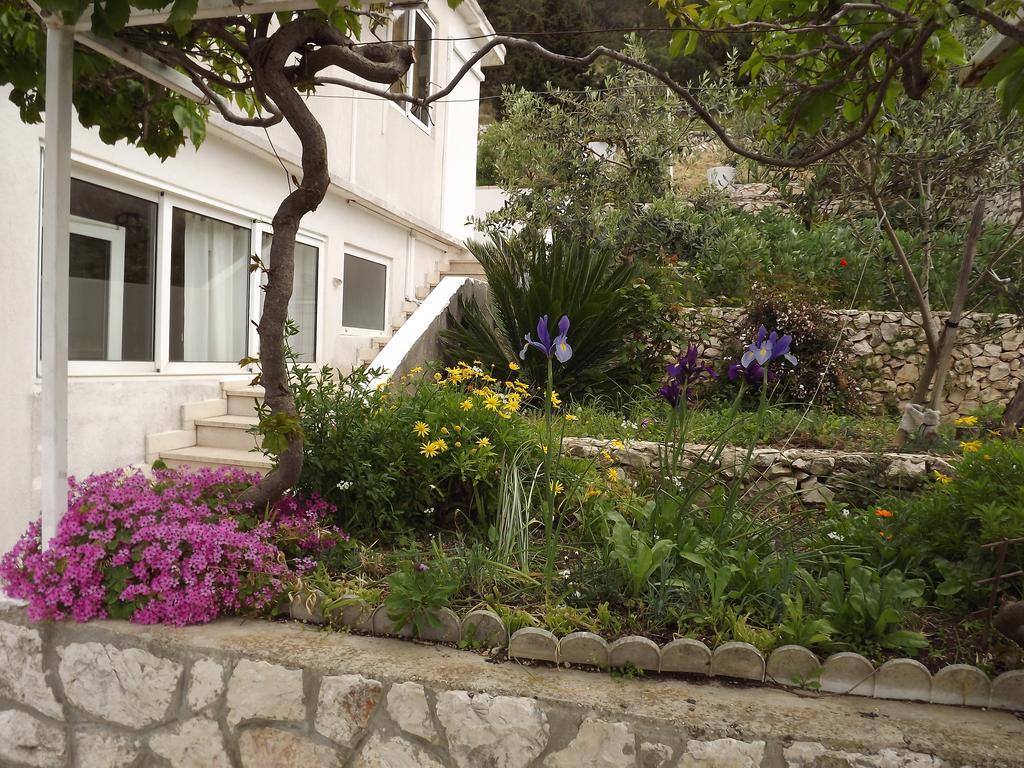 Guest House Vuljan Hvar Town Bagian luar foto